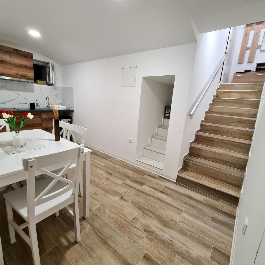 Apartment Dinlux Марібор Екстер'єр фото