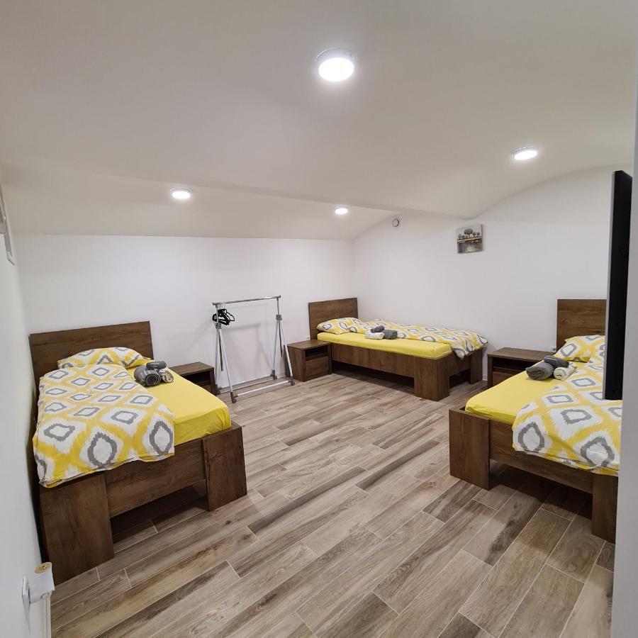 Apartment Dinlux Марібор Екстер'єр фото