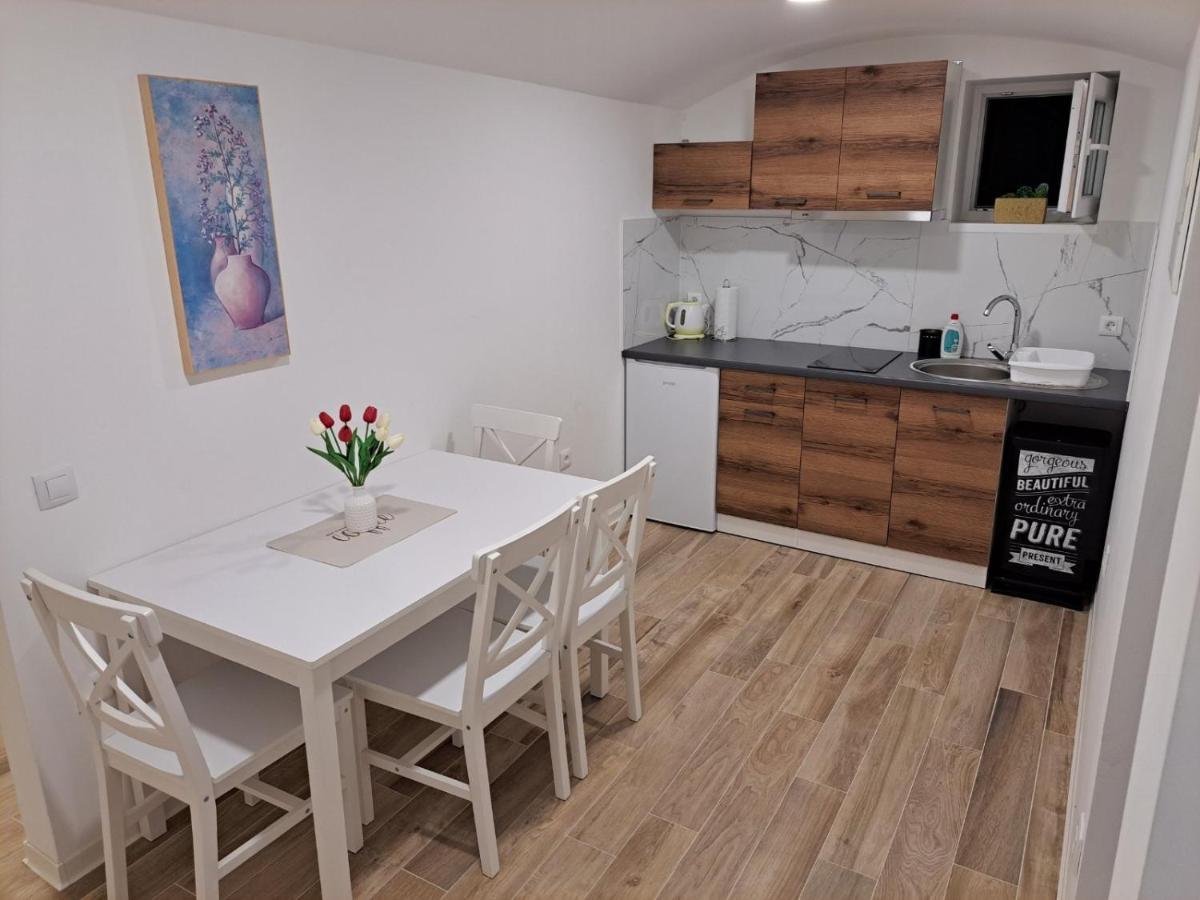 Apartment Dinlux Марібор Екстер'єр фото