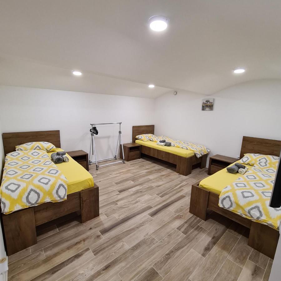 Apartment Dinlux Марібор Екстер'єр фото