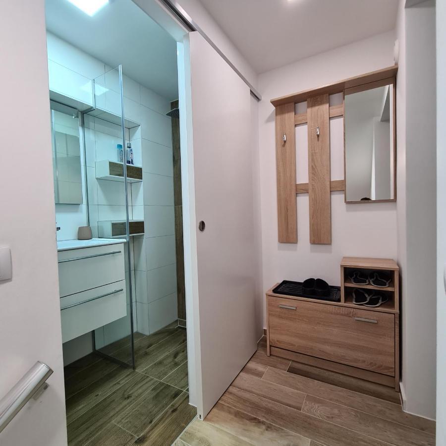Apartment Dinlux Марібор Екстер'єр фото